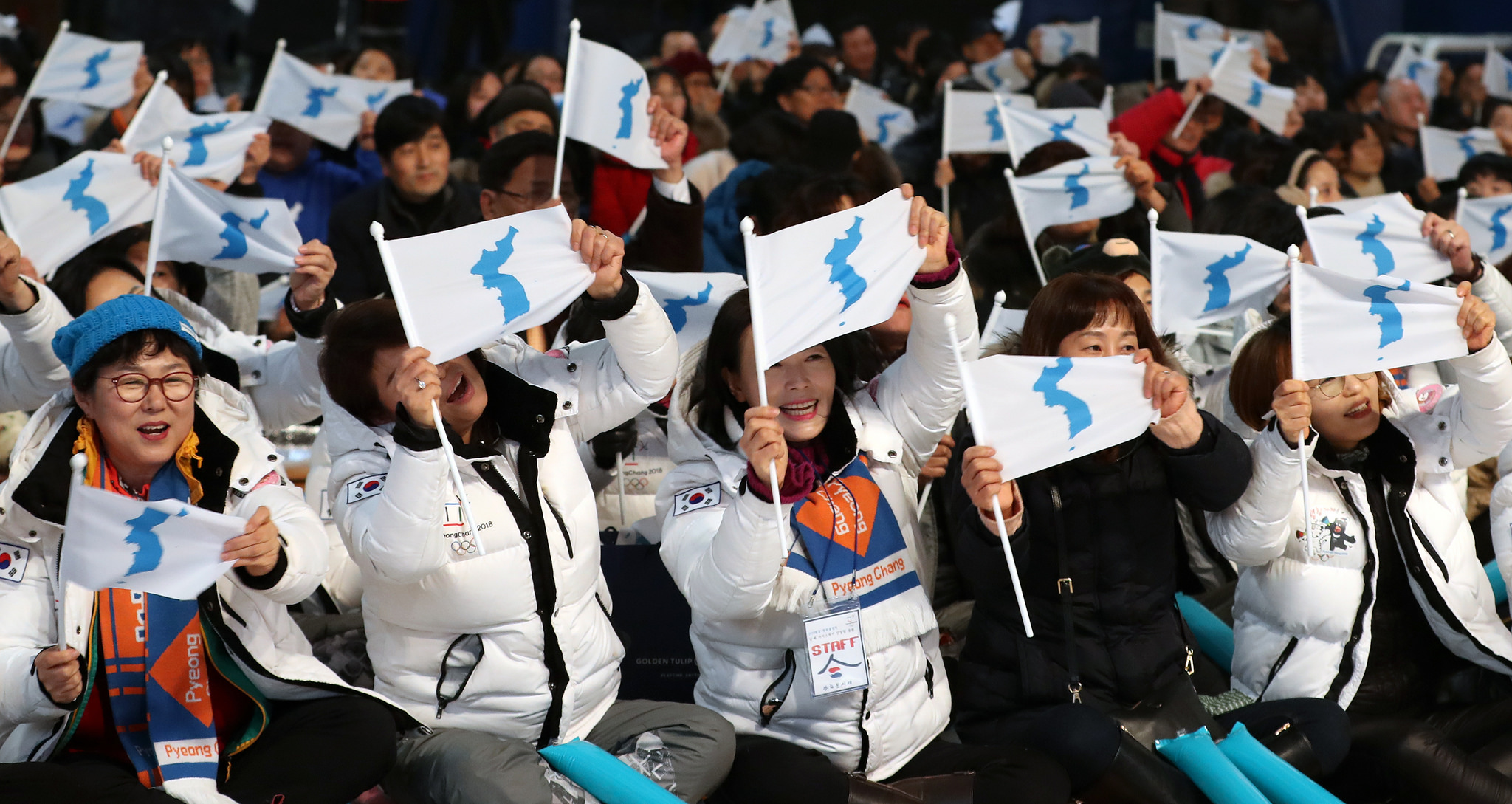 Susținătoare ale echipei de hochei unite a Coreei